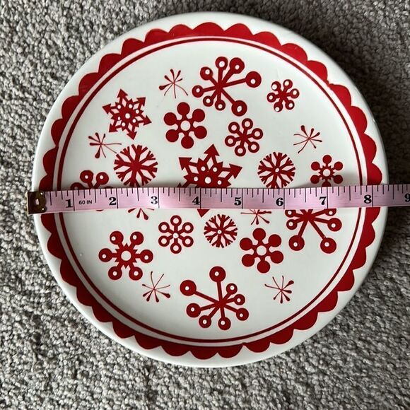 Holiday Home Snowflake ❄️ Dessert Plates! - Picture 5 of 6